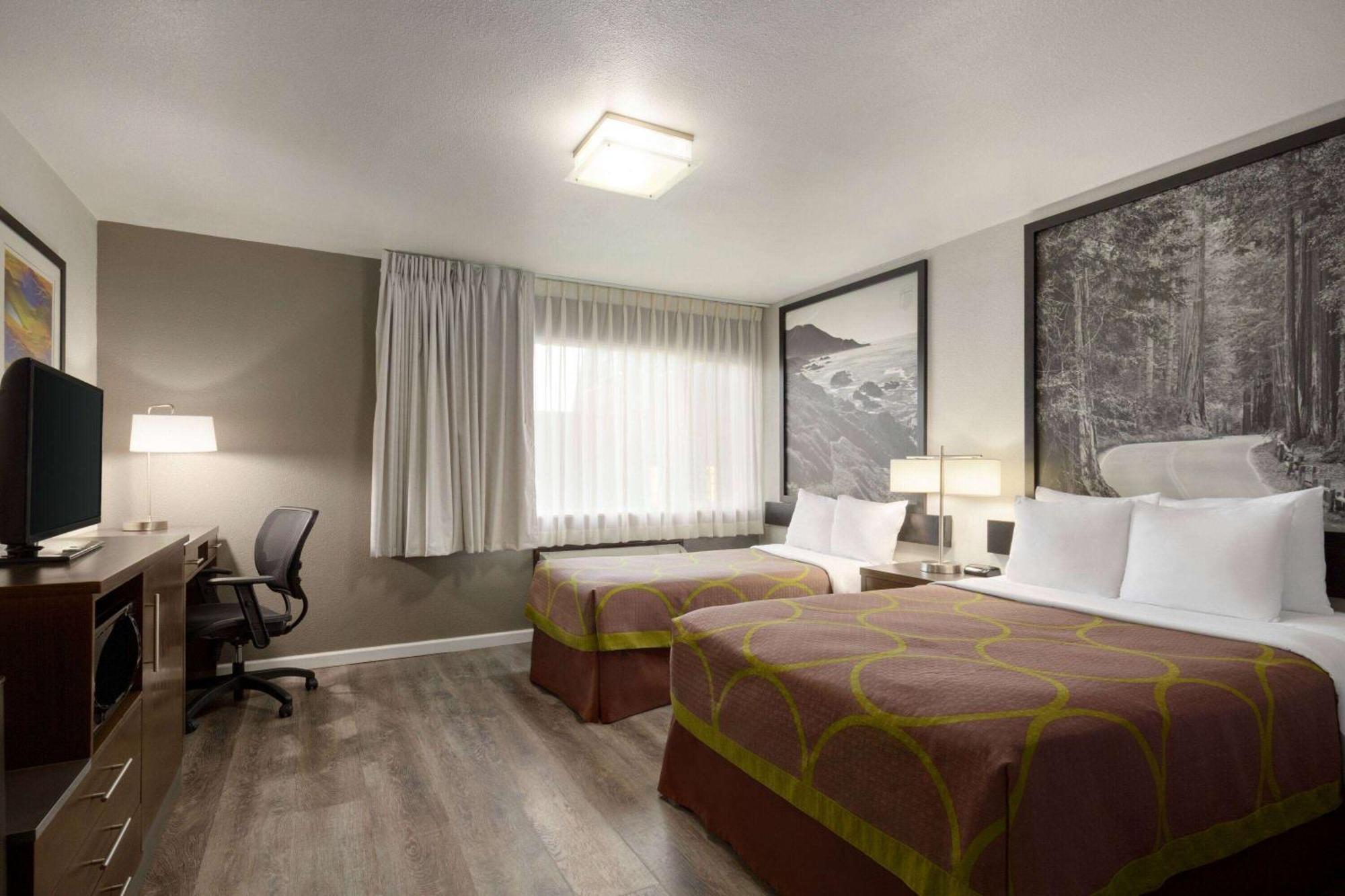 Super 8 By Wyndham Eureka Hotel Kültér fotó