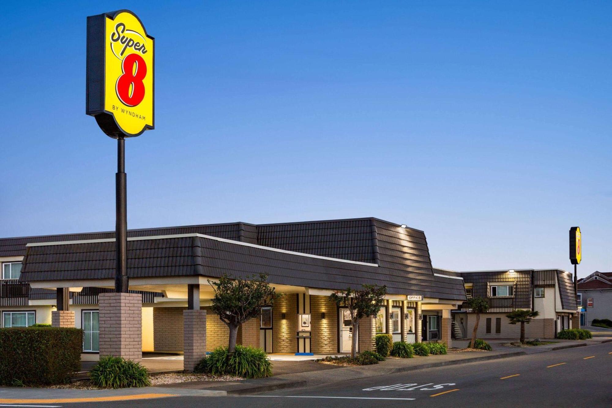Super 8 By Wyndham Eureka Hotel Kültér fotó